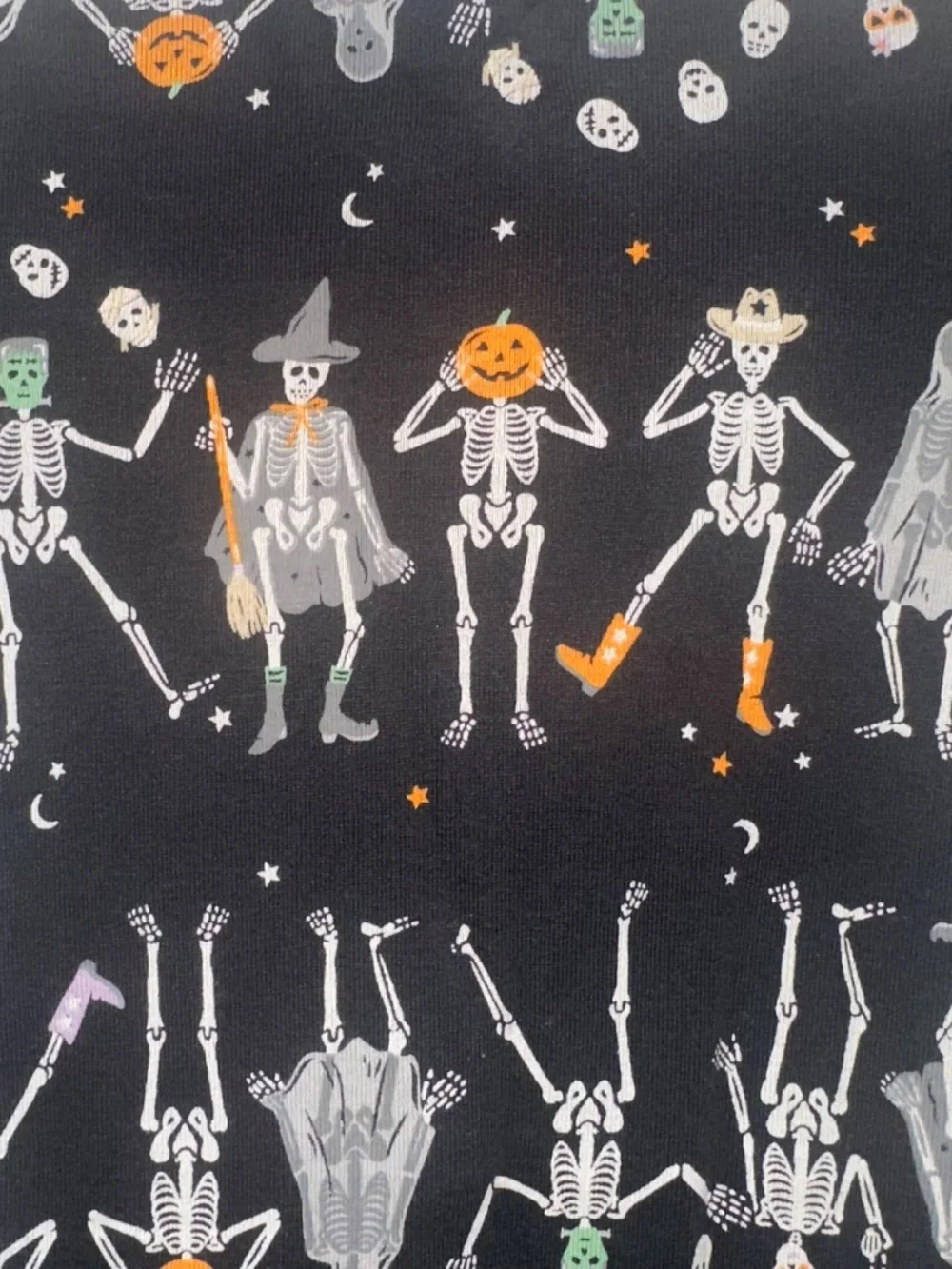 Old Navy Halloween Skeletons Zip Up Footed One Piece Pajamas NEW Newborn 7 lbs
